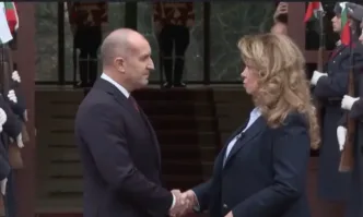 Румен Радев предаде щафетата на илияна Йотова. България има нов президент - първата жена на поста - (ВИДЕО)