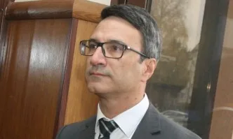 Трайчо Трайков нападна Митева и Манолова за заплатите в администрацията и НС