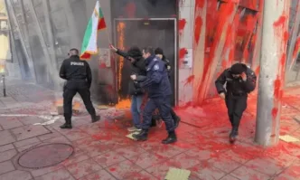 Причината един от адвокатите Петър Петров не се яви