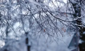 Синоптиците предупреждават че тази вечер и през нощта в западните