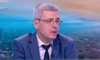 Ние играем на котка и мишка Ежедневно получаваме сигнали за