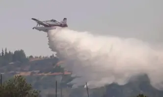 Пожарът в Гърция се разраства към българската граница