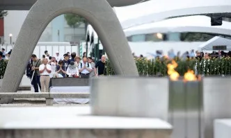 Япония почита жертвите на ядрената бомбардировка над Хирошима