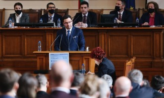 Един месец временна комисия в парламента ще проверява обстоятелствата довели