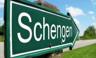 Мария Габриел С България и Румъния Шенгенското пространство стана по силноОт