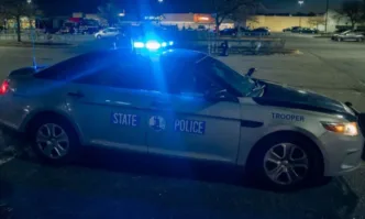 Шестгодишно момче бе задържано от полицията след като стреля по