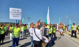 Протестиращи от Автомагистрали Черно море блокираха пътища в Бургас, Русе и Шумен