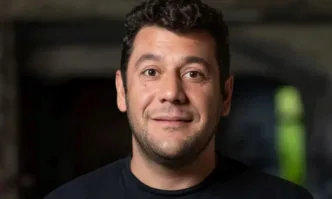 Неприятно ми бе да чуя и ехидния смях на колегите