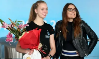 Александра Фейгин отново на лед след участие в тв риалитиФиналистката