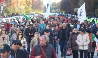 Пореден протест срещу мерките на Кацаров, блокираха Орлов мост