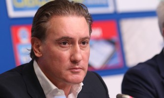 В статията се отбелязва че те са първите български милиардери