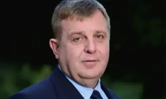 Каракачанов: Сделка за 400 млн. лв. за радари на армията се пробутва на тъмно