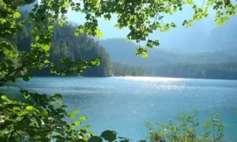 През днешния ден преди обяд ще преобладава слънчево време Около