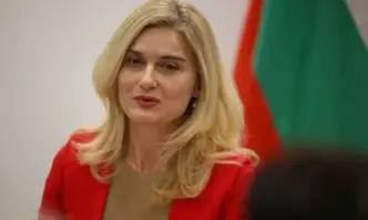 Най-големите туристически сдружения искат оттеглянето на Зарица Динкова като министър