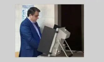 Асен Василев: Гласувах за това да не надделее злото у нас