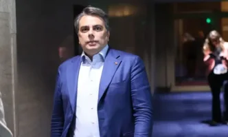 Вместо да помогнат на пенсионерите в нужда да достигнат линията