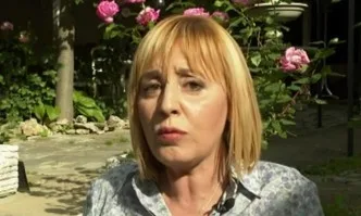 Манолова призна, че се е срещала с Божков