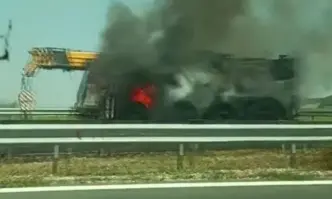 Запален кран на АМ Хемус Временно е ограничено движението в