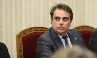 Финансовият министър Асен Василев се захвана с темата за бюджета