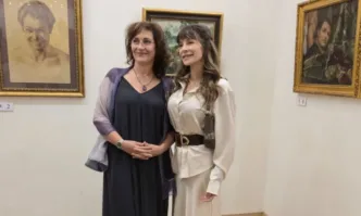 Божана Жекова и Александра Жекова - внучка и правнучка на художника