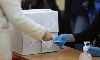 В 24 РИК София жена е изяла разписката си