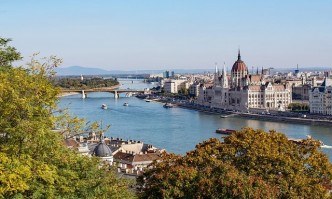 Унгарците гласуват за парламент а резултатите от вота ще определят