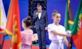 Министър Глушков подкрепи българките на СК по художествена гимнастика в София