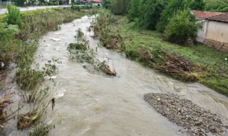 Пречиствателната станция за отпадъчни води на Карлово е отнесенa от водата