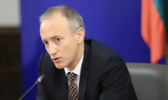 Министърът на образованието Красимир Вълчев отрече пред БНТ спекулациите че