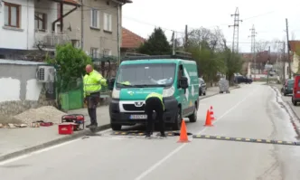 Община Луковит започна поставянето на изкуствени неравности по пътното платно