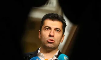 Кирил Петков обяви че в сряда се връщат обратно в пленарната