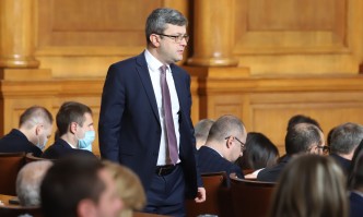 Декларация на БСП по темата предизвика скандал в парламента и