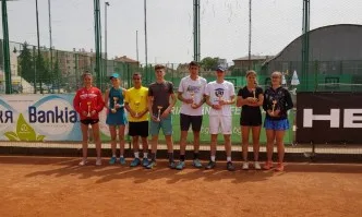 Българчета триумфираха с титлите по двойки на турнир от Тенис Европа в Свиленград