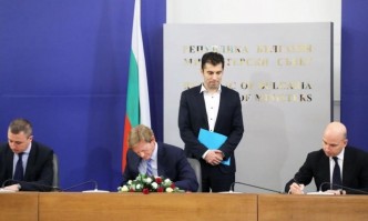 В разгара на войната в Украйна правителството на България подписа