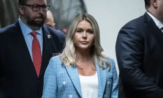 Доналд Тръмп обяви че 27 годишната говорителка на предизборната кампания Каролайн