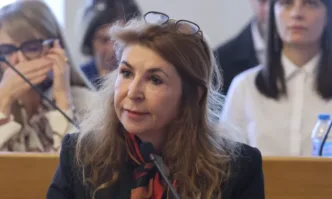 Новата главна архитектка се оказа приятелка с проектант, на който разрешила стоеж на Пиротска