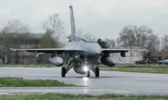 На официална церемония посрещат първия български изтребител F-16