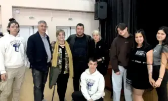 При голям интерес и с много емоции премина срещата с