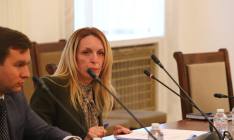 Външната комисия в НС крие протокола за Скопие заради Петков