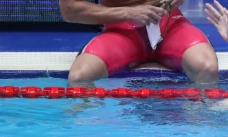 След трите положителни допинг проби на родни плувци: ММС настоява федерацията да проведе пълно разследване