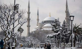 Снегът затвори за влизане област Истанбул от Одрин, Къркларели и Текирдаг