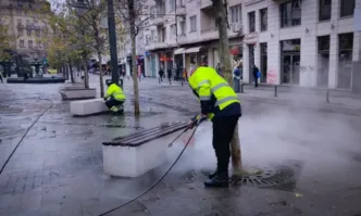 Днес стартира основното почистване и освежаване на емблематичния площад Славейков