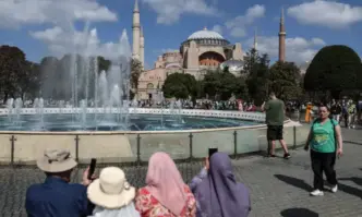 25 евро входна такса от днес за туристите в Св. София в Истанбул