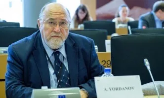 73-ма евродепутати искат оставката на Жозеп Борел