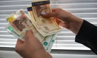 Според синдиката вместо досегашните 933 лева тя трябва да стане