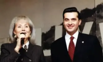 От Фейсбук профила на пиар експерта Евгени МинчевТези дни се