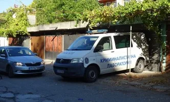 Повдигнаха две обвинения на задържания за убийството на родителите си в Благоевград