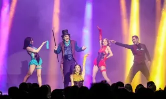 Зад Кулисите: Владислав Карамфилов представя уникална за България постановка с няколко сценични жанра! (СНИМКИ и ВИДЕО)