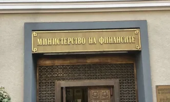 Публични финанси: Кабинетът на Гюров оставя ръст на разходите и по-висок дефицит