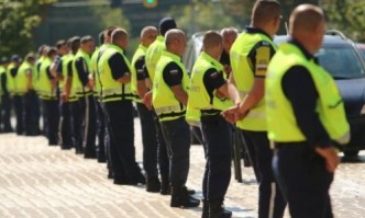 Полицаи и пожарникари от цялата страна излизат на протест в София